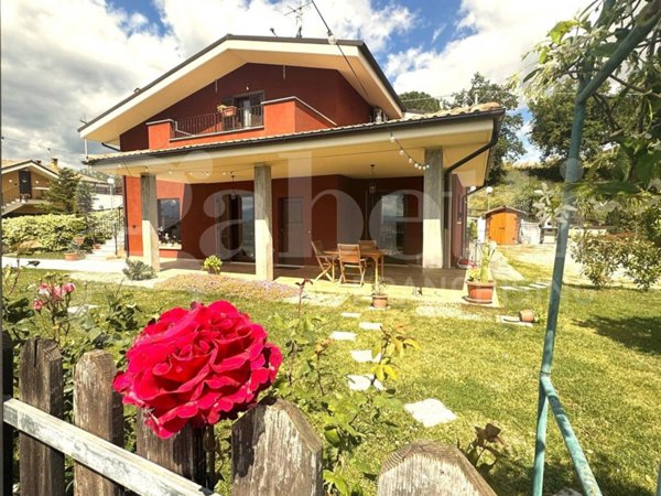 casa indipendente in vendita a Pianella in zona Castellana