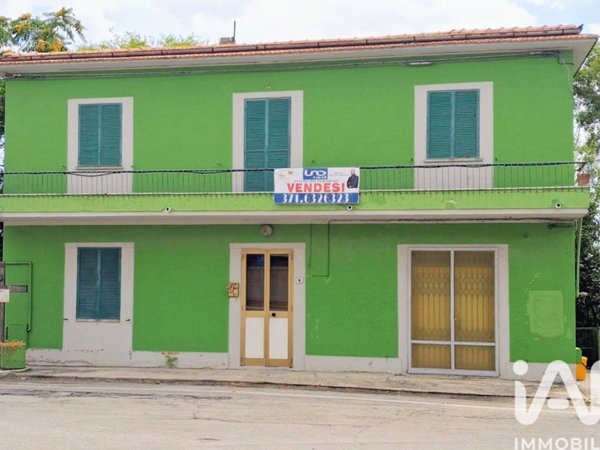 casa indipendente in vendita a Pianella in zona Castellana