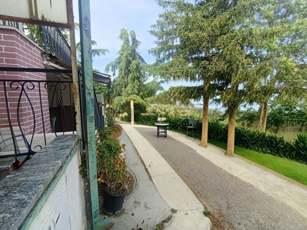appartamento in vendita a Pianella in zona Castellana