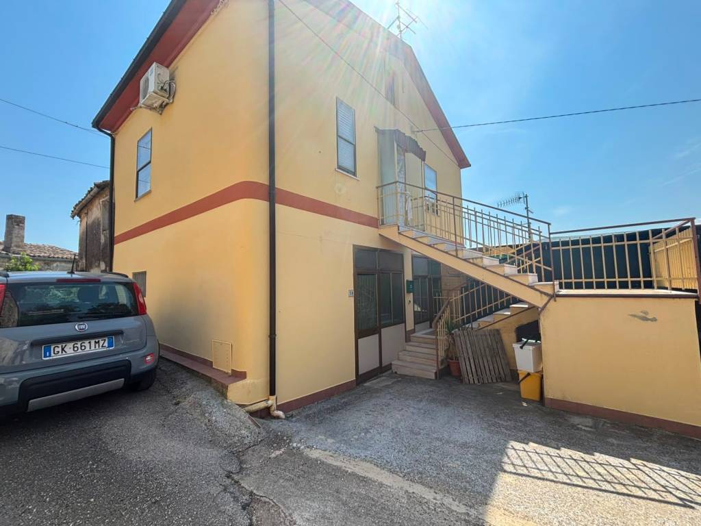 casa indipendente in vendita a Pianella in zona Castellana