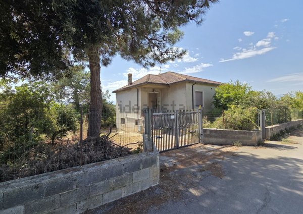 casa indipendente in vendita a Pianella in zona Cerratina