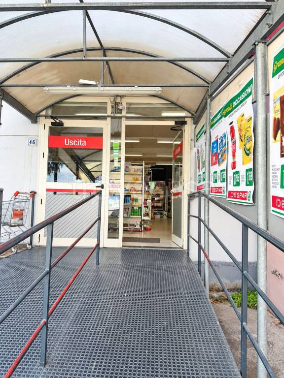 negozio in vendita a Pianella in zona Cerratina