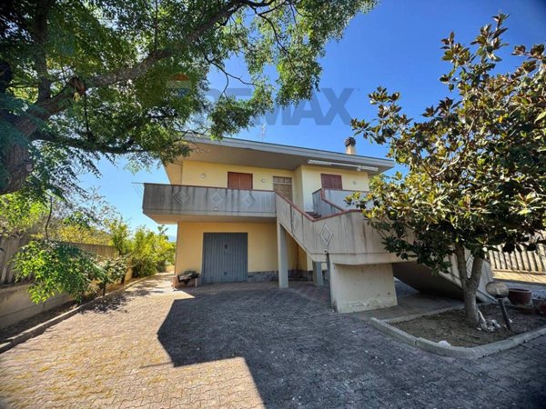 casa indipendente in vendita a Pianella