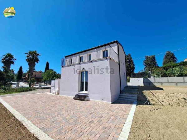 casa indipendente in vendita a Picciano