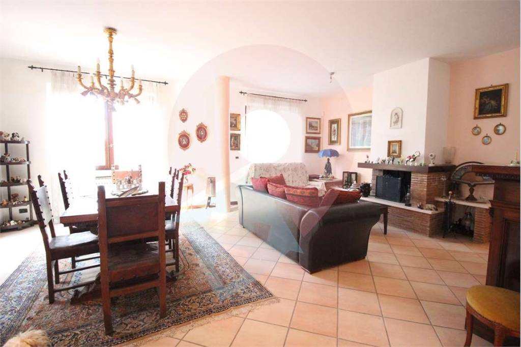 casa indipendente in vendita a Picciano
