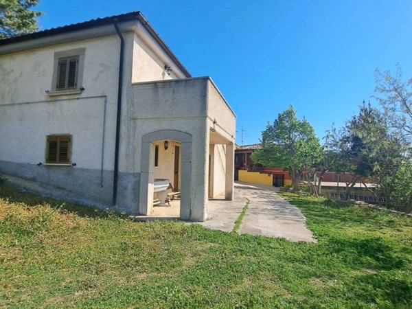 casa indipendente in vendita a Pietranico