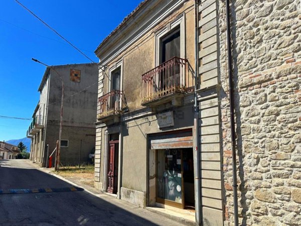 casa indipendente in vendita a Pietranico