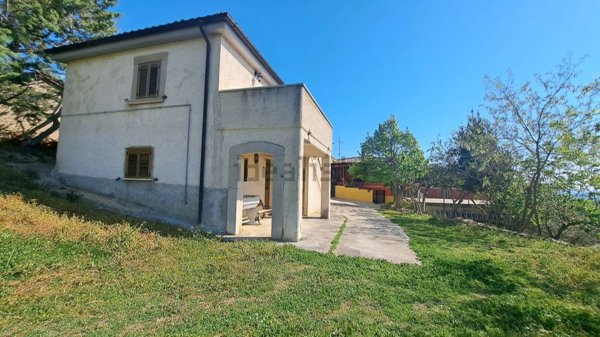 casa semindipendente in vendita a Pietranico