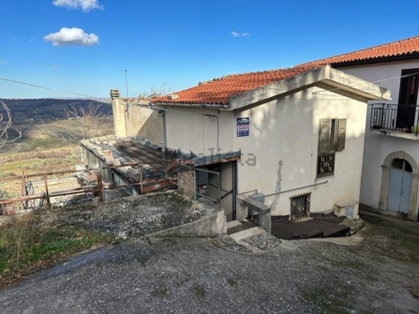 casa indipendente in vendita a Pietranico