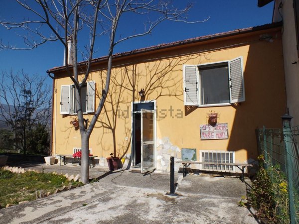 casa indipendente in vendita a Pietranico