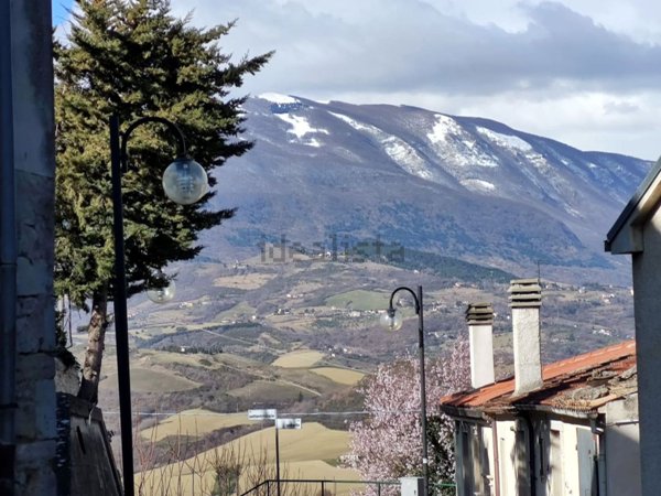 casa indipendente in vendita a Pietranico