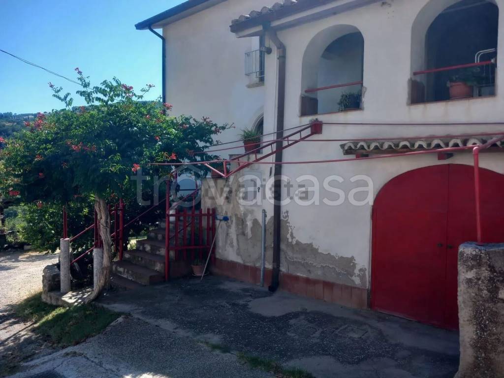 casa indipendente in vendita a Pietranico