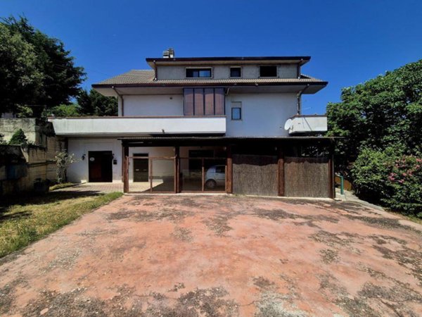 casa indipendente in vendita a Pietranico