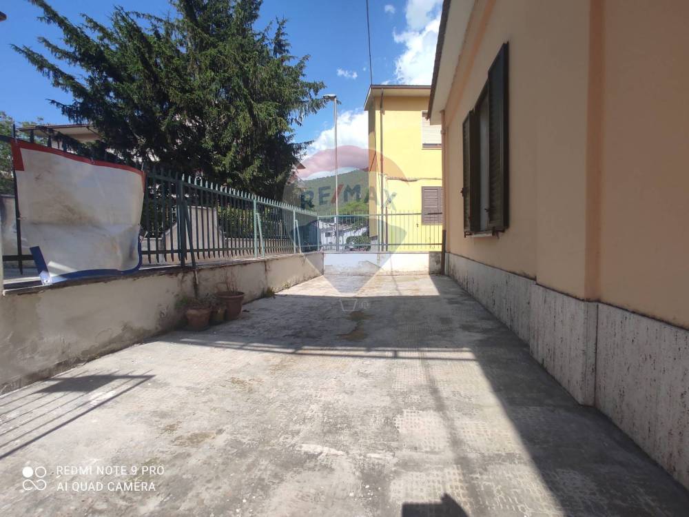 casa indipendente in vendita a Popoli Terme
