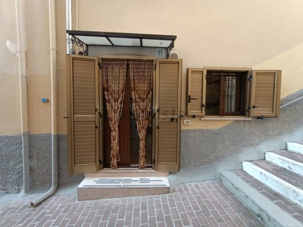casa indipendente in vendita a Popoli Terme