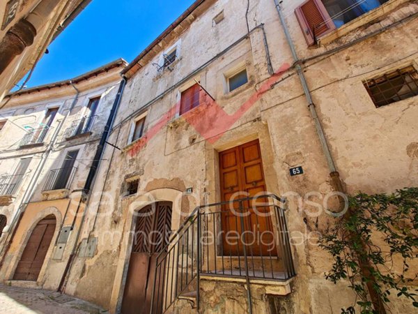 casa indipendente in vendita a Popoli Terme