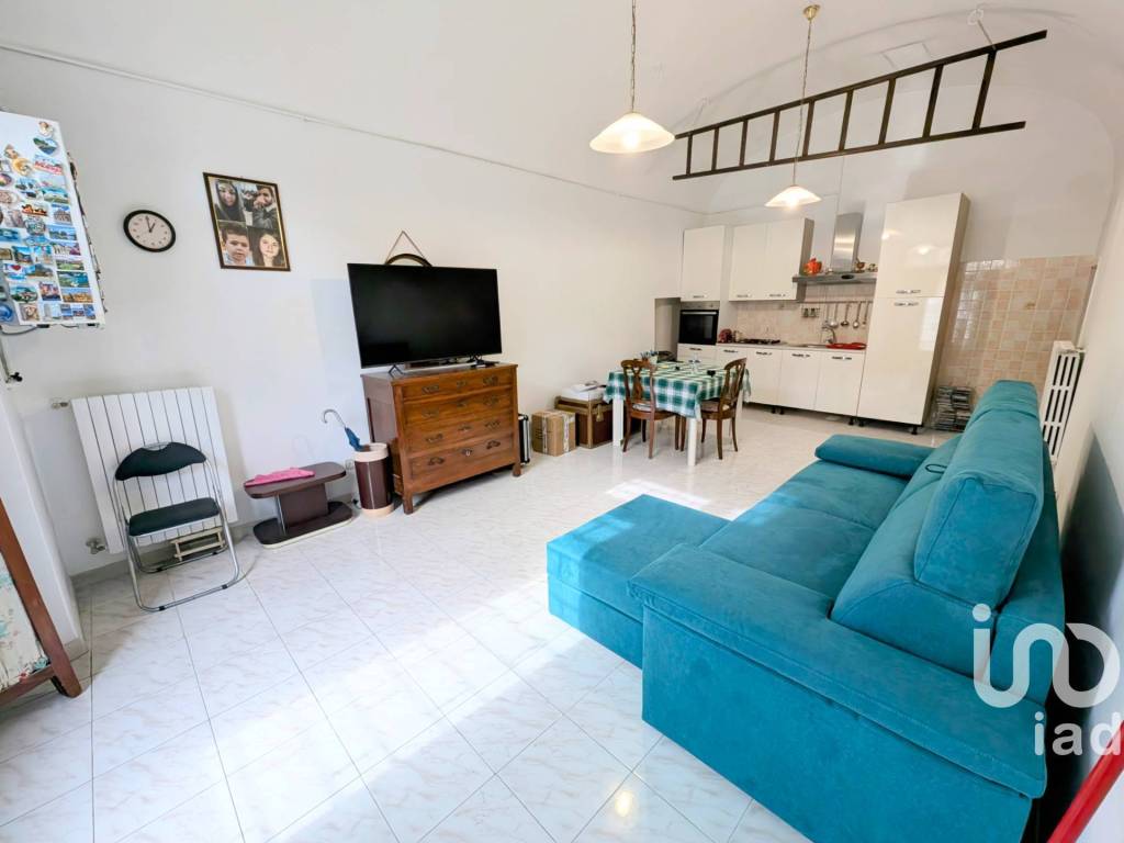 casa indipendente in vendita a Popoli Terme