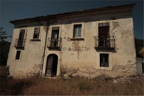 quadrivano in vendita a Popoli Terme