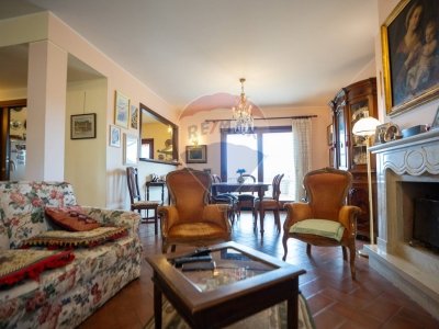 casa indipendente in vendita a Popoli Terme