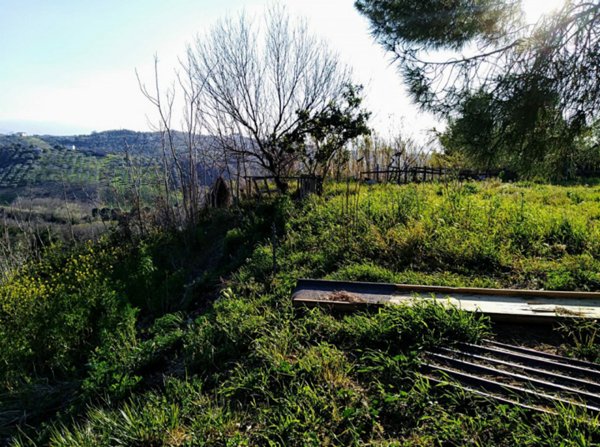 terreno edificabile in vendita a Popoli Terme