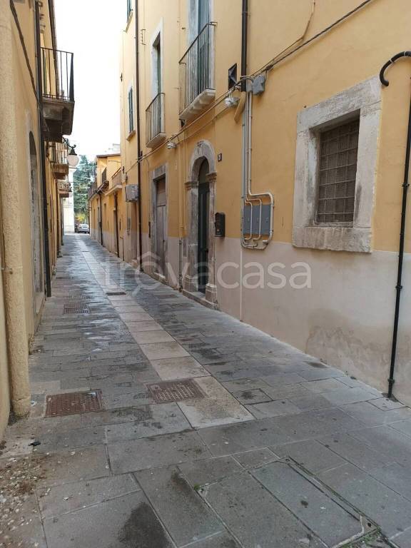 casa indipendente in vendita a Popoli Terme