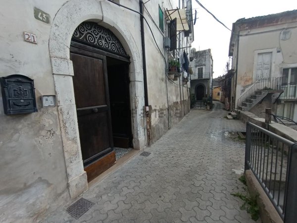 casa indipendente in vendita a Popoli Terme