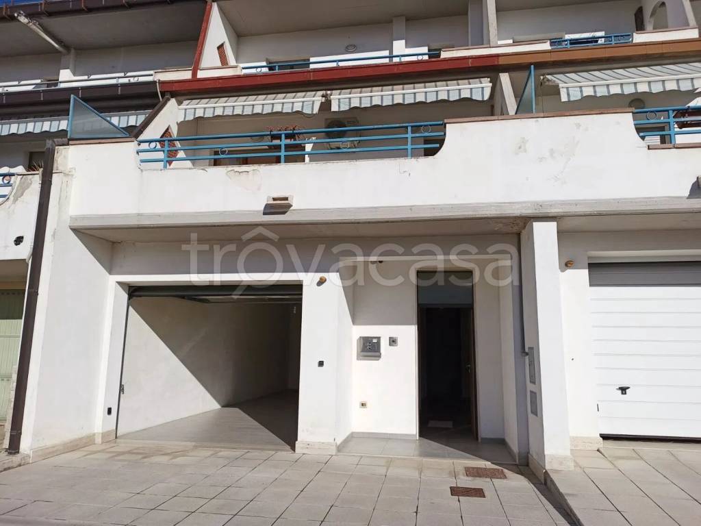 casa indipendente in vendita a Popoli Terme