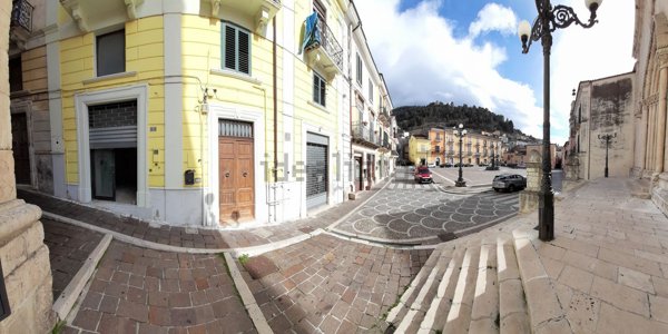 locale commerciale in vendita a Popoli Terme