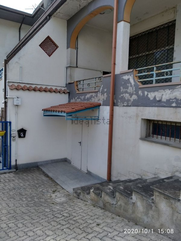 locale commerciale in vendita a Popoli Terme