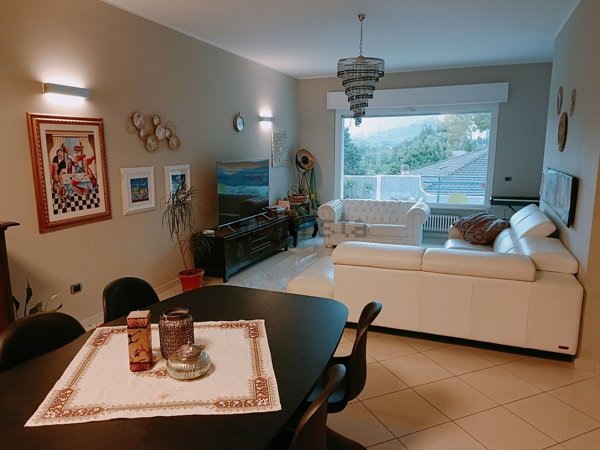 casa indipendente in vendita a Popoli Terme