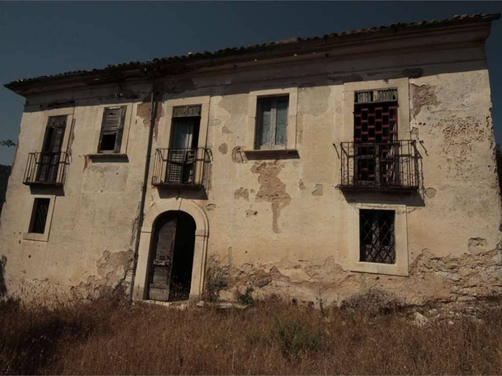 casa indipendente in vendita a Popoli Terme