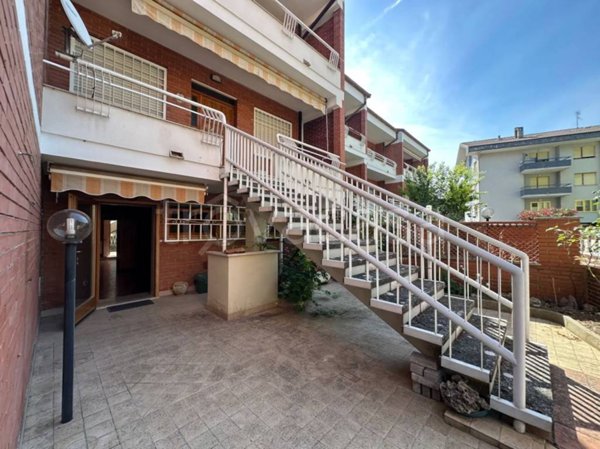 casa indipendente in vendita a Popoli Terme