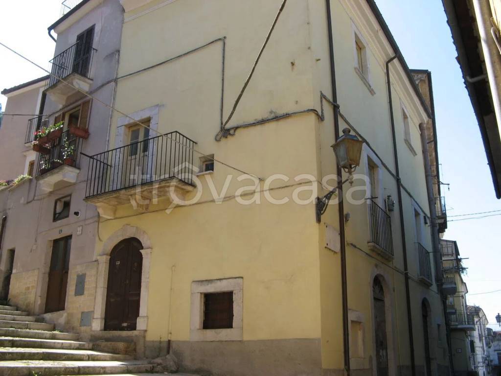 casa indipendente in vendita a Popoli Terme