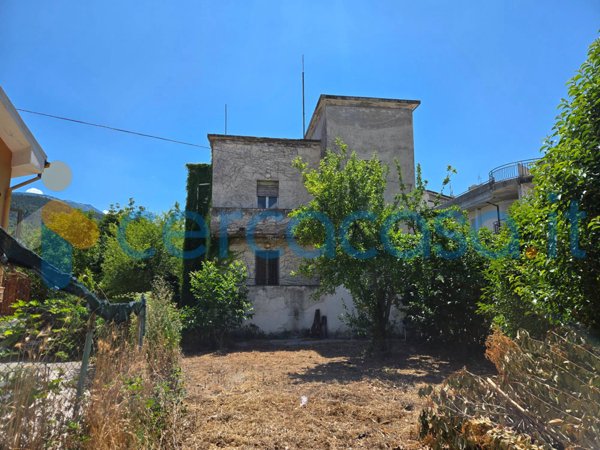 casa indipendente in vendita a Popoli Terme