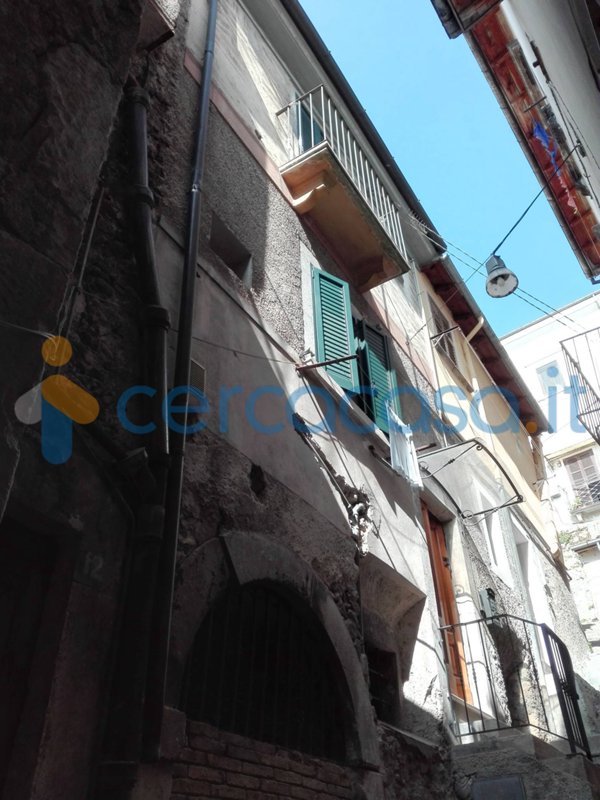 casa indipendente in vendita a Popoli Terme