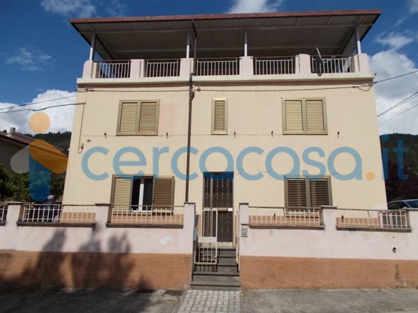 casa indipendente in vendita a Popoli Terme