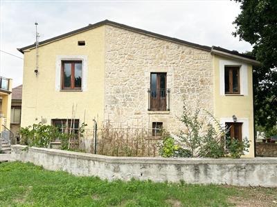 casa indipendente in vendita a Roccamorice in zona Piano delle Castagne