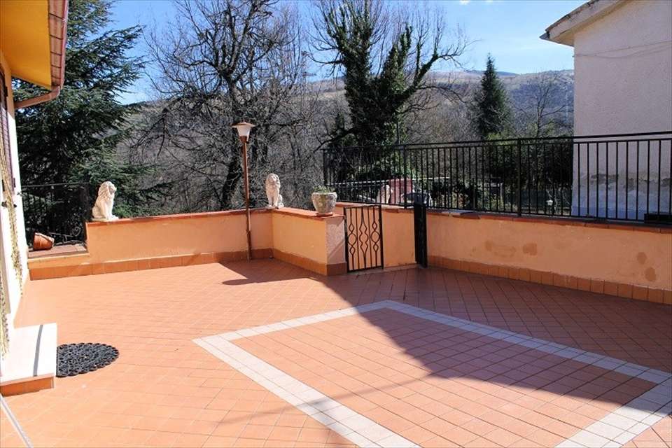 casa indipendente in vendita a Roccamorice in zona Pagliari