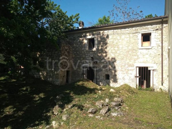 casa indipendente in vendita a Roccamorice