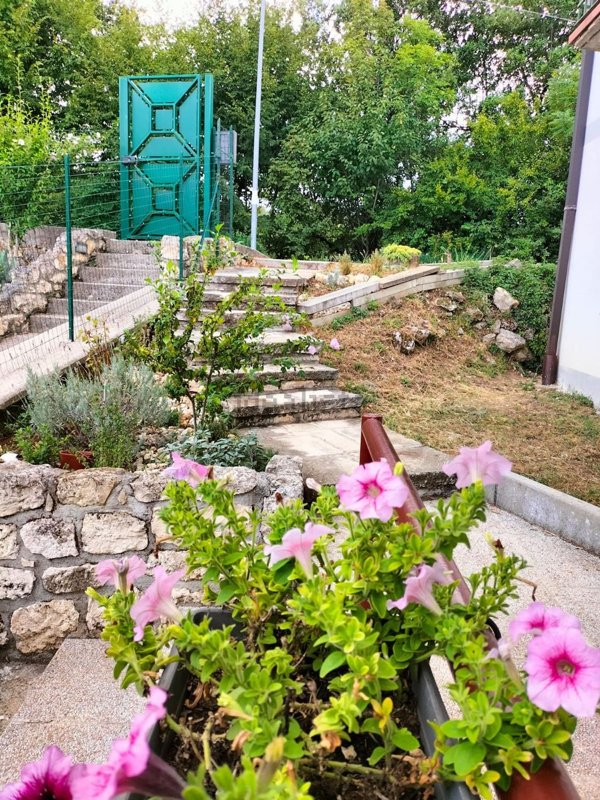 casa indipendente in vendita a Roccamorice