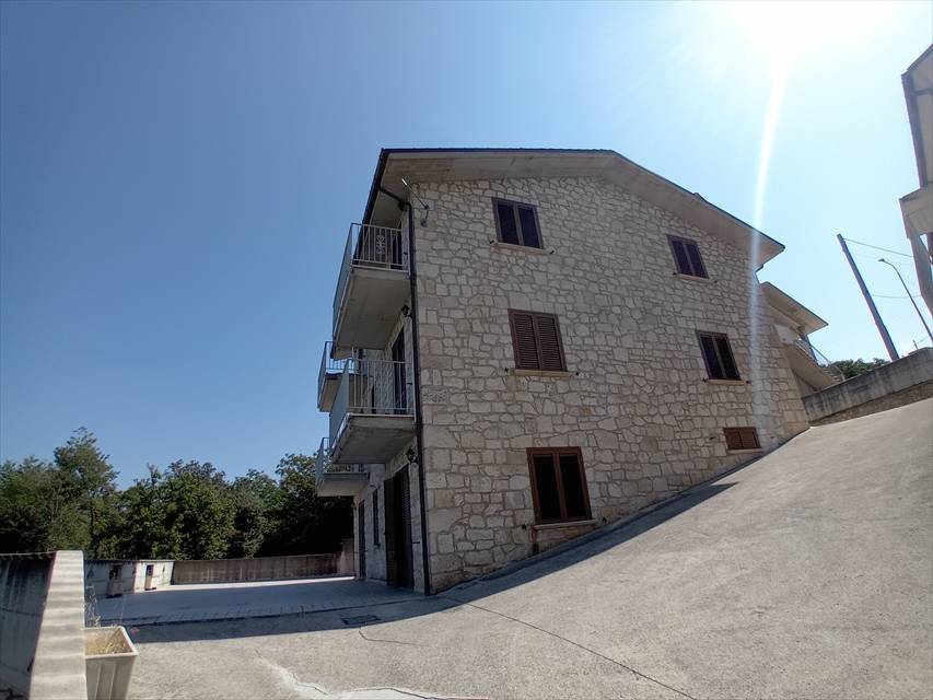 casa indipendente in vendita a Roccamorice