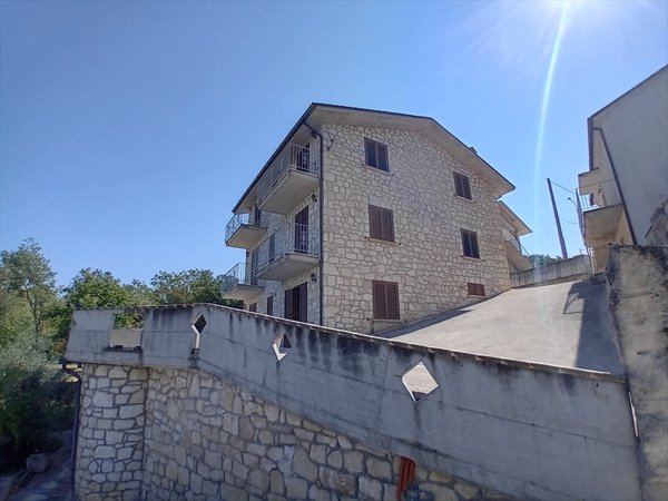 casa indipendente in vendita a Roccamorice