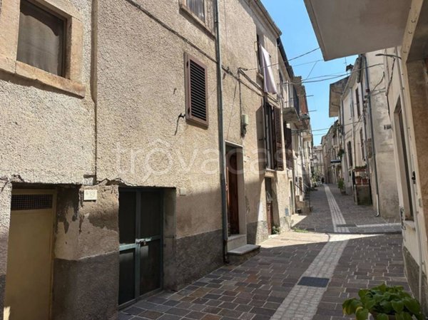 casa indipendente in vendita a Roccamorice in zona Piano delle Castagne