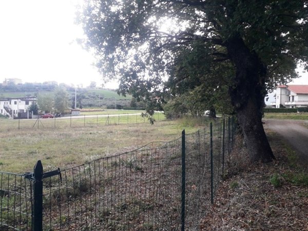 terreno edificabile in vendita a Rosciano