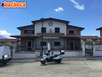 casa indipendente in vendita a Rosciano