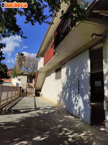 casa indipendente in vendita a Rosciano