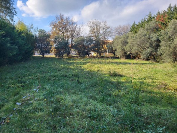 terreno edificabile in vendita a Rosciano