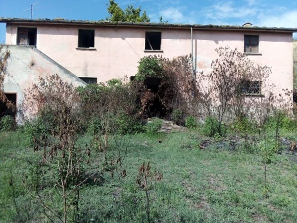 casa indipendente in vendita a Rosciano