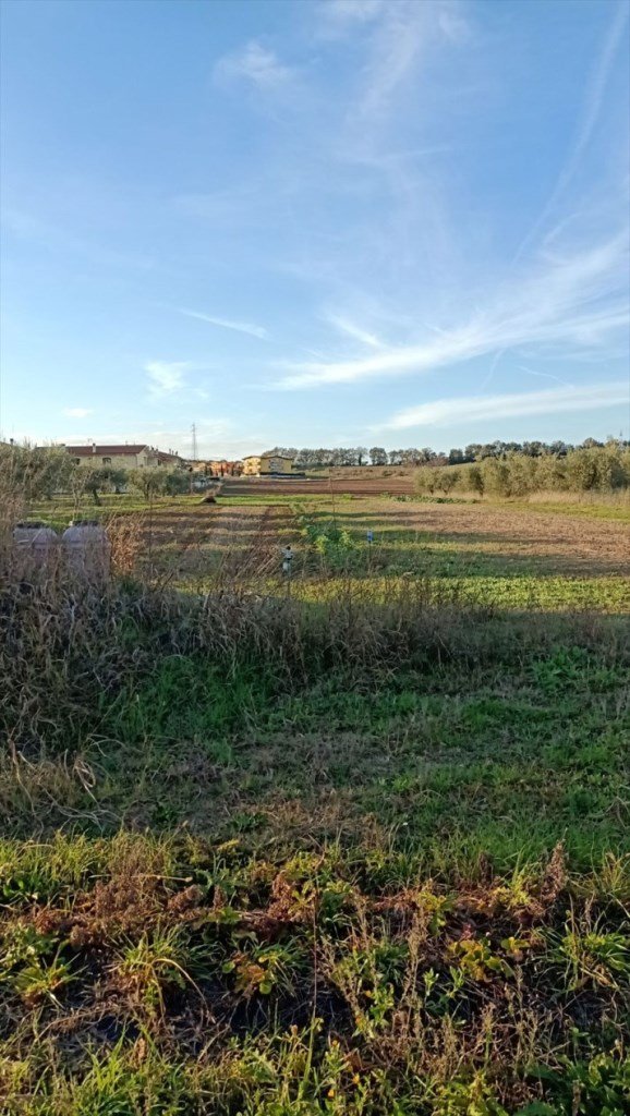 terreno edificabile in vendita a Rosciano