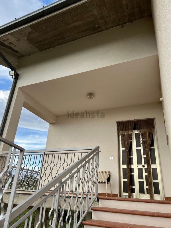 casa indipendente in vendita a Rosciano